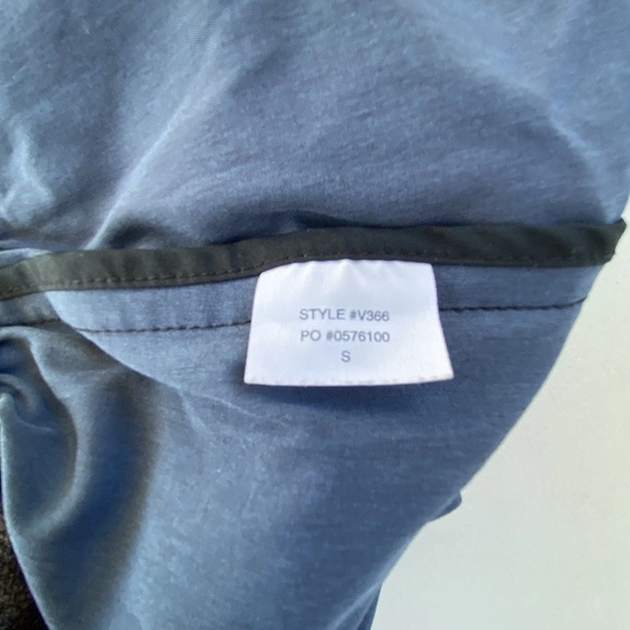 Sold Banks Short Patch Logo Men's Sz Small Hybrid Performance Unlined 5” Inseam - Picture 11 of 12